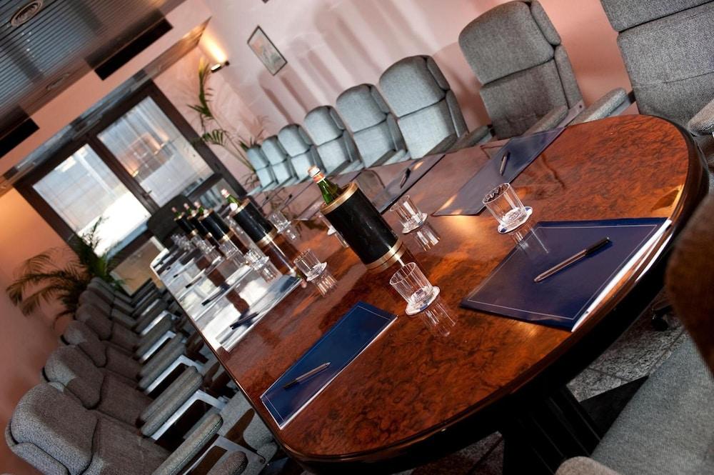 Hotel Comtur Binasco Ngoại thất bức ảnh