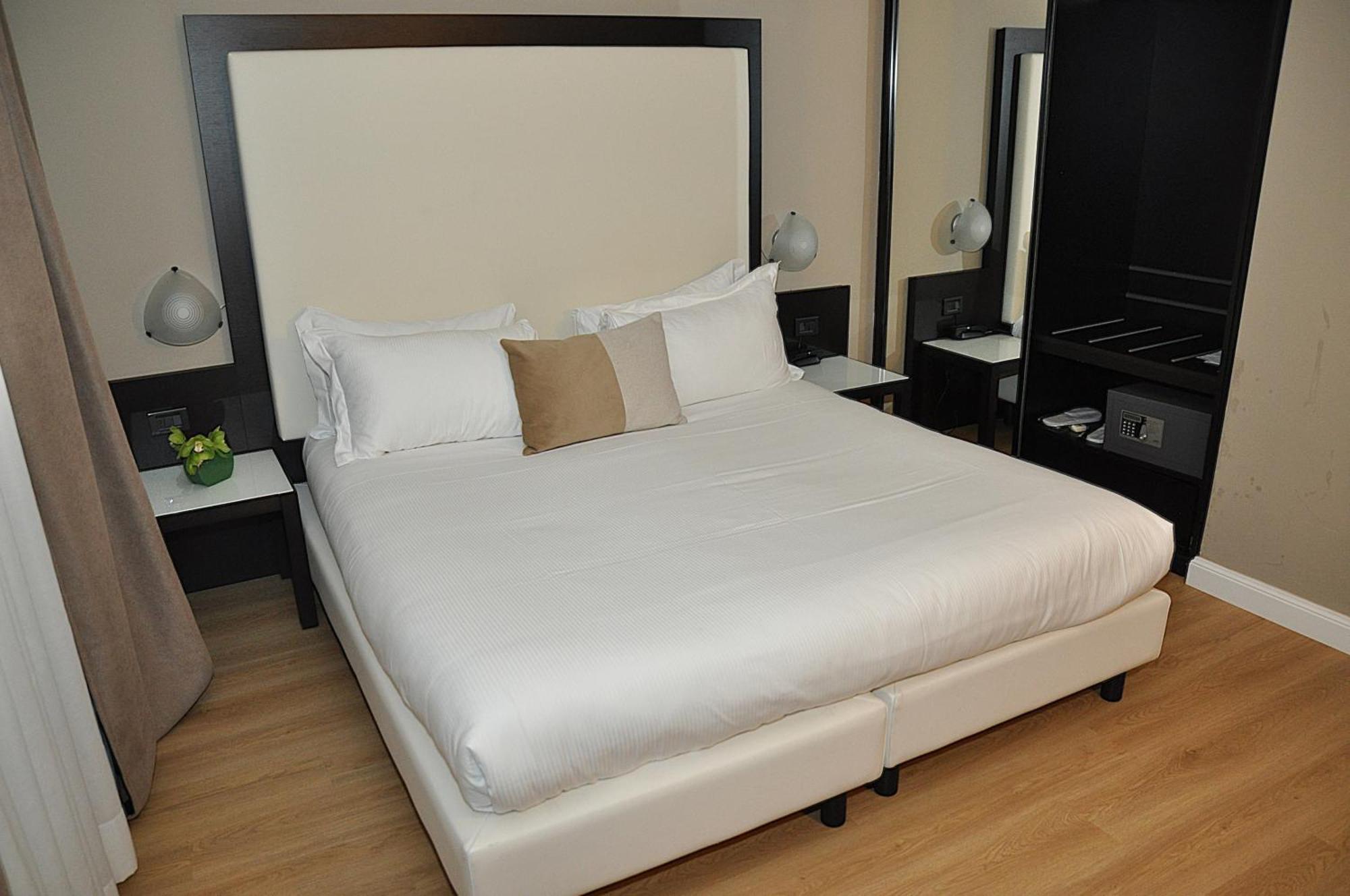 Hotel Comtur Binasco Ngoại thất bức ảnh