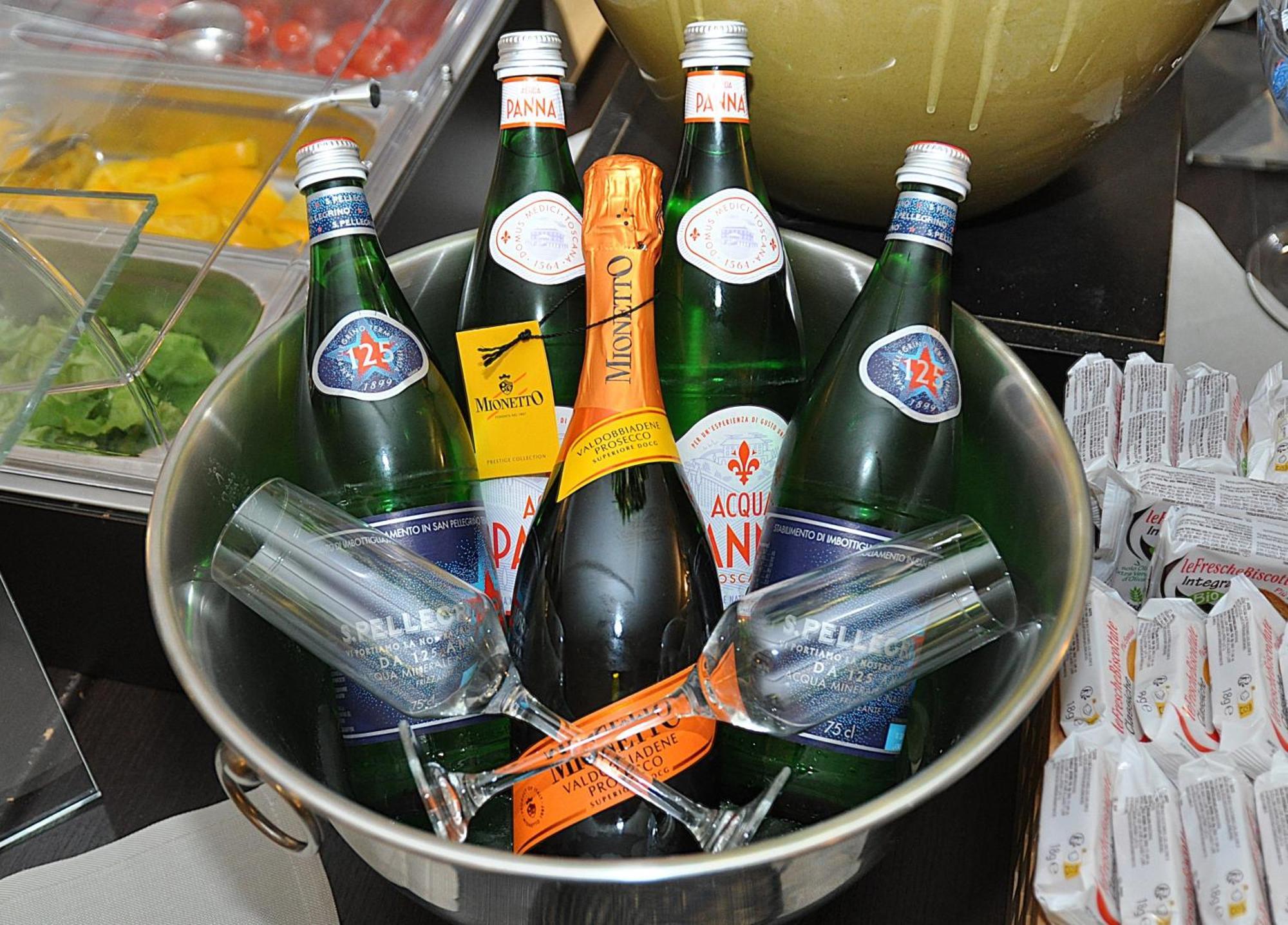 Hotel Comtur Binasco Ngoại thất bức ảnh